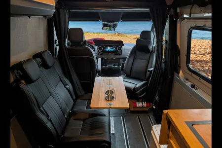 ROVENN - Mercedes Winnebago + Adventure Wagon Class B