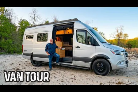 ROVENN - Mercedes Winnebago + Adventure Wagon Class B