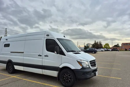 Great Escape – Spacious 170EXT Adventure Van