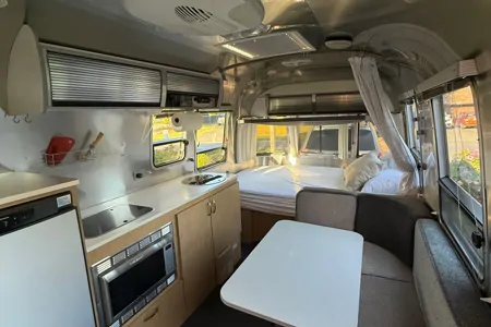 2011 Airstream 22ft