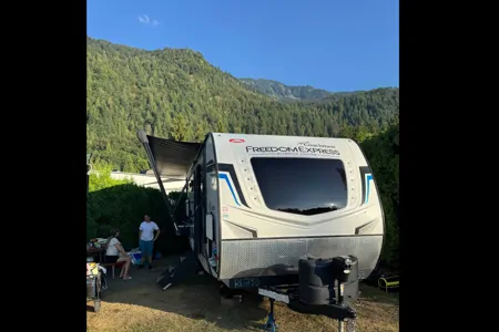 Wilbert’s Freedom Express Coachmen 2022 Travel Trailer