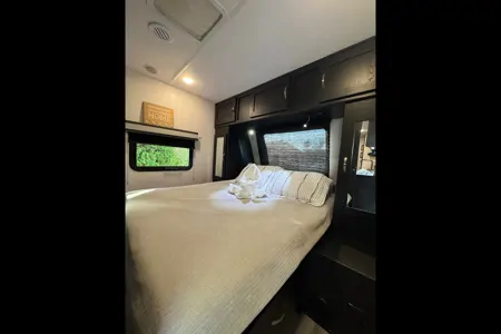 Wilbert’s Freedom Express Coachmen 2022 Travel Trailer