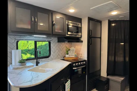 Wilbert’s Freedom Express Coachmen 2022 Travel Trailer