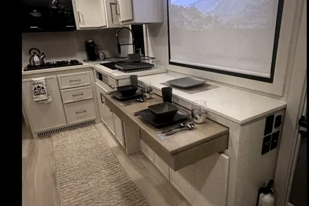 Brinkley's Ultimate Glamping I265