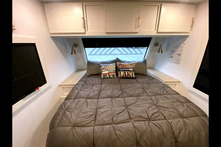 Brinkley's Ultimate Glamping I265