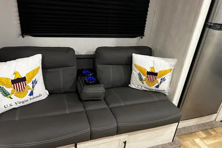 Rebecca's Shasta 25RS Travel Trailer