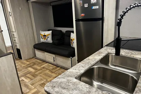 Rebecca's Shasta 25RS Travel Trailer