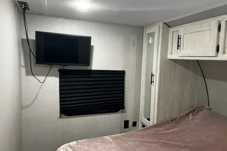 Rebecca's Shasta 25RS Travel Trailer