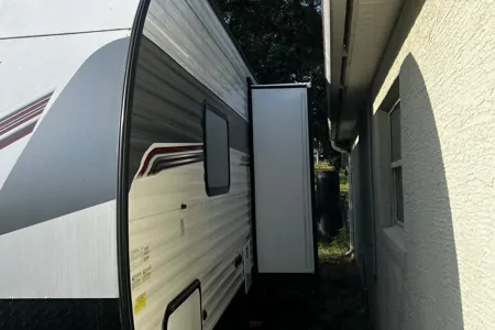 Rebecca's Shasta 25RS Travel Trailer