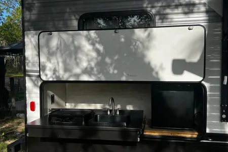 Rebecca's Shasta 25RS Travel Trailer