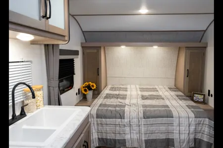 Jennifer's Gulf Stream kingsport lite 248bh Travel Trailer