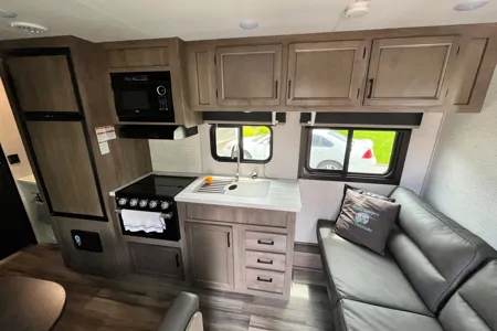 Ruben's Starcraft Autumn Ridge 26BH Travel Trailer