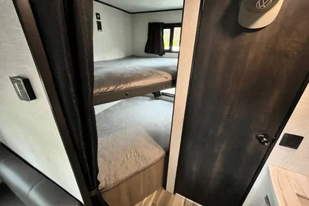 Ruben's Starcraft Autumn Ridge 26BH Travel Trailer