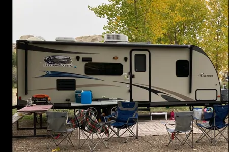 Coachmen Freedom Express 23’ with Bunkbeds