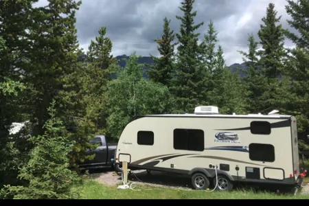 Coachmen Freedom Express 23’ with Bunkbeds