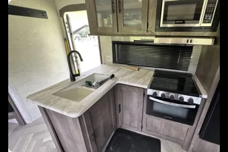 (Delivery ONLY) Andy's 10 Sleeper Forest River Wildwood Travel Trailer