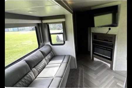 (Delivery ONLY) Andy's 10 Sleeper Forest River Wildwood Travel Trailer