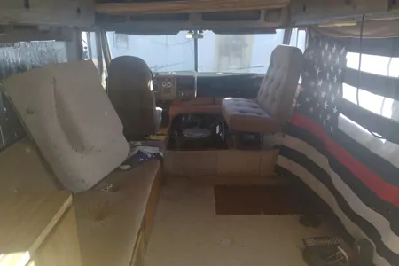 Ren's Winnebago Cottage