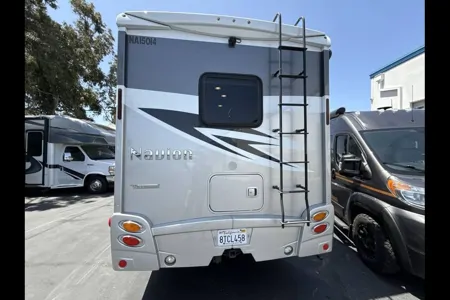 Top Notch Rv - Mercedes Benz Atasca Navion 24v 26'