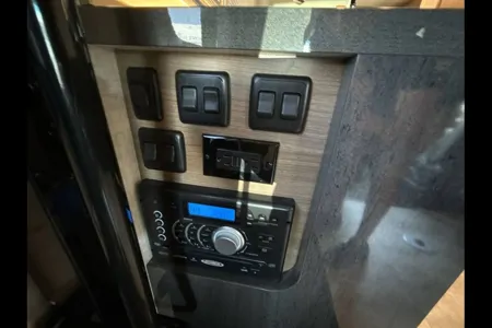 Top Notch Rv - Mercedes Benz Atasca Navion 24v 26'