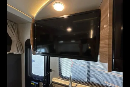 Top Notch Rv - Mercedes Benz Atasca Navion 24v 26'