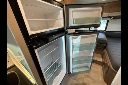 Top Notch Rv - Mercedes Benz Atasca Navion 24v 26'
