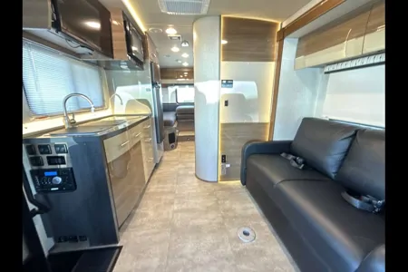 Top Notch Rv - Mercedes Benz Atasca Navion 24v 26'