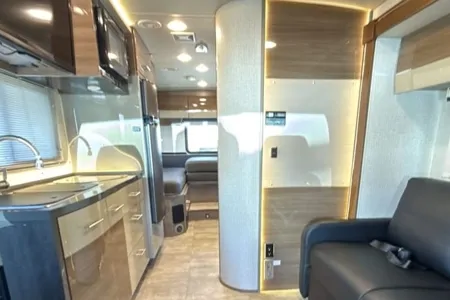 Top Notch Rv - Mercedes Benz Atasca Navion 24v 26'