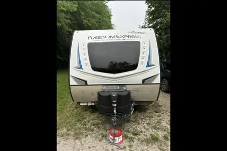 Len’s Coachmen Freedom Express Travel Trailer