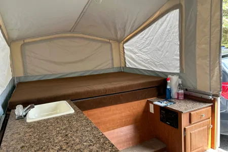 JAKUB's Starcraft 816 Tent Trailer