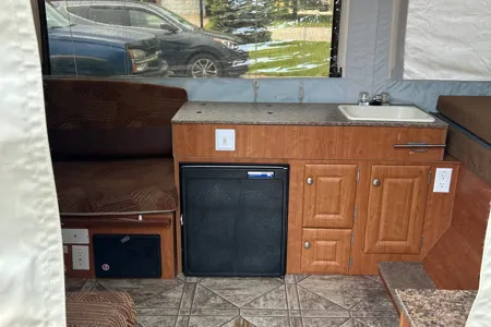 JAKUB's Starcraft 816 Tent Trailer