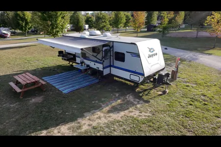 Darby's Jayco JayFeather 25BH Travel Trailer