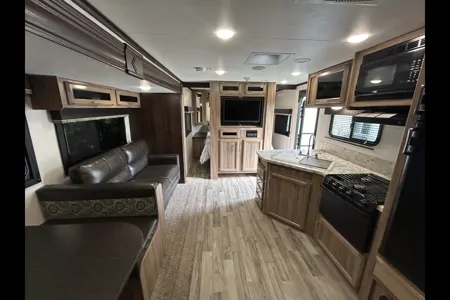 Darby's Jayco JayFeather 25BH Travel Trailer