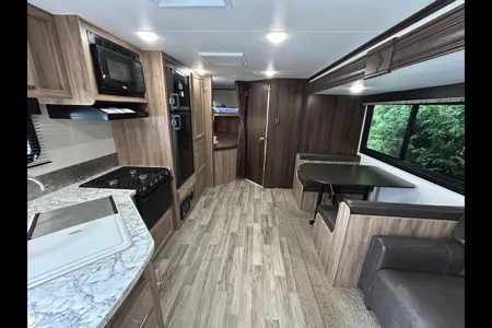 Darby's Jayco JayFeather 25BH Travel Trailer