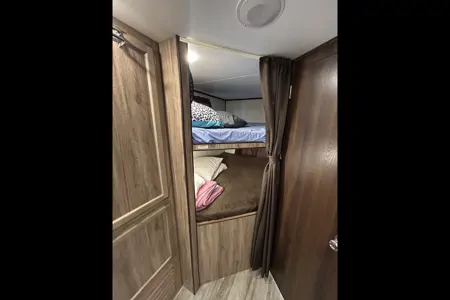 Darby's Jayco JayFeather 25BH Travel Trailer