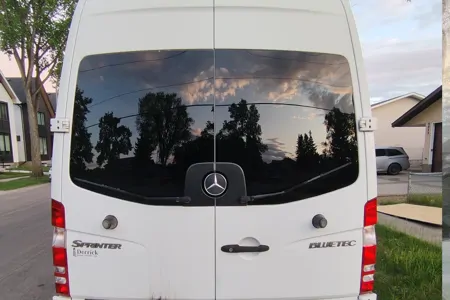 Chao's Mercedes-Benz sprinter 2500 Class B