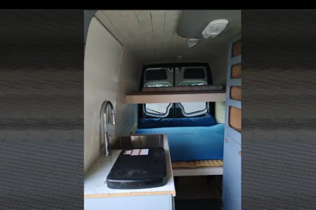 Chao's Mercedes-Benz sprinter 2500 Class B