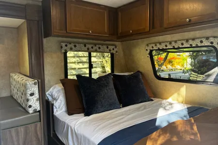 The Ultimate Family Camper (Free Napa or Sonoma Pick up)