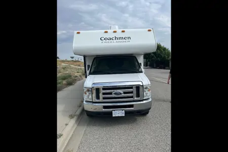 Raymond's Coachmen Freelander Class C