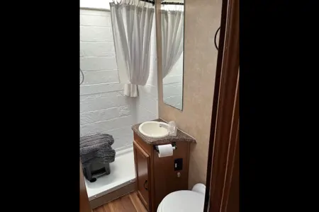 Raymond's Coachmen Freelander Class C