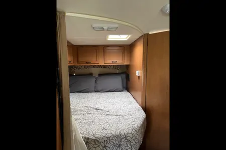 Raymond's Coachmen Freelander Class C