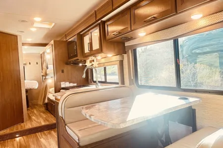Thor Motor Coach Fourwind 31EV Class C