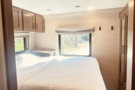 Thor Motor Coach Fourwind 31EV Class C