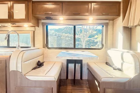Thor Motor Coach Fourwind 31EV Class C