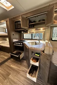 Thor Motor Coach Fourwind 31EV Class C