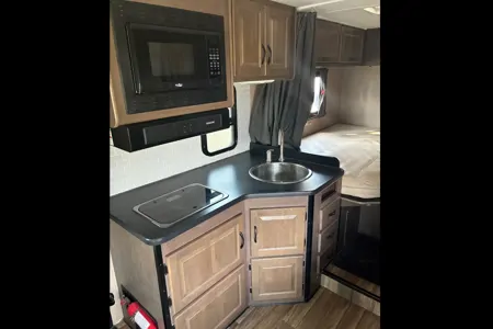 Anna's Majestic Leisure- 2018 Class C