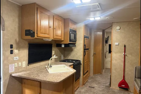 The Trailer Guy Nomad Skyline