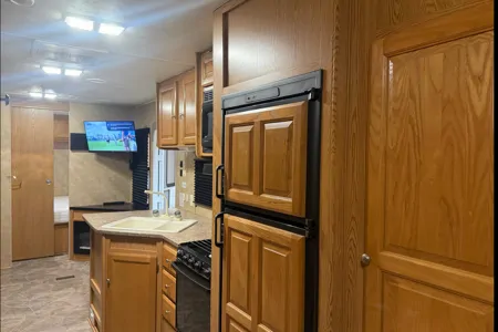 The Trailer Guy Nomad Skyline