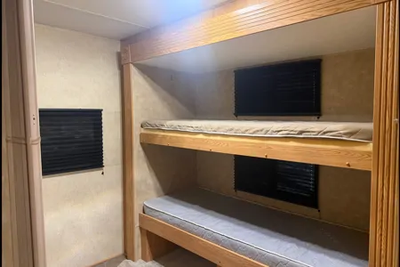 The Trailer Guy Nomad Skyline