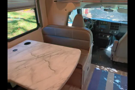 Stephen's Thor Motor Coach Geneva 22VT Class C